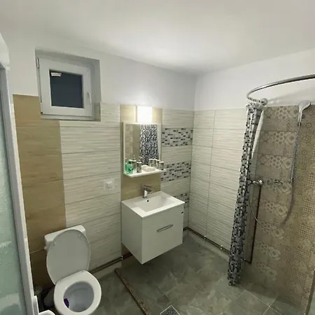 Casa Alex * Novaci-Straini
